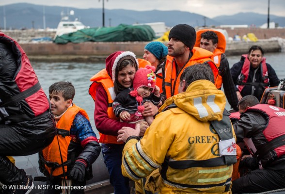 Le 16 décembre, des équipes de MSF et de Greenpeace ont secouru des réfugiés dont le bateau s’était renversé. Ce jour-là, 83 personnes ont été sauvées de la noyade. Une femme de 80 ans et un bébé de neuf mois sont décédés.