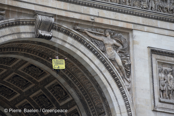 COP21: Arc de Triomphe sun - photo