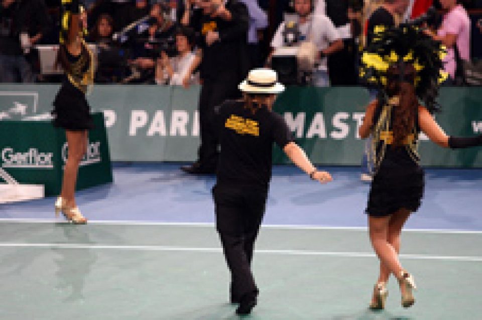 Lors de la finale des BNP Masters Series à Bercy cet après midi, 4 danseurs de