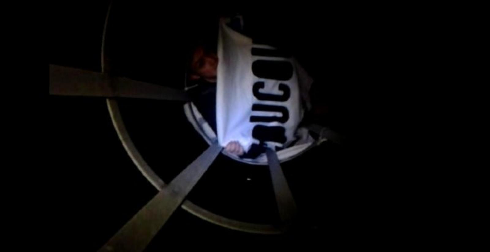 Le 5 décembre 2011, onze militants Greenpeace se sont introduits sur les sites 