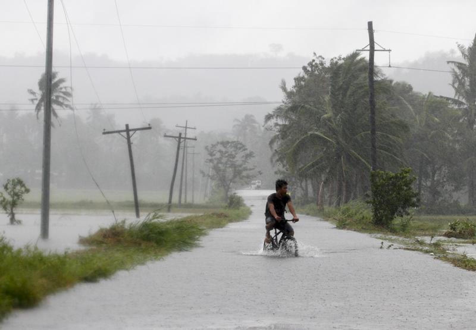 Alors que les Philippines subissent de nouveau de plein fouet les conséquences des dérèglements climatiques, les négociateurs à Lima restent dans une léthargie qui ne tient pas compte de l'urgence à agir.