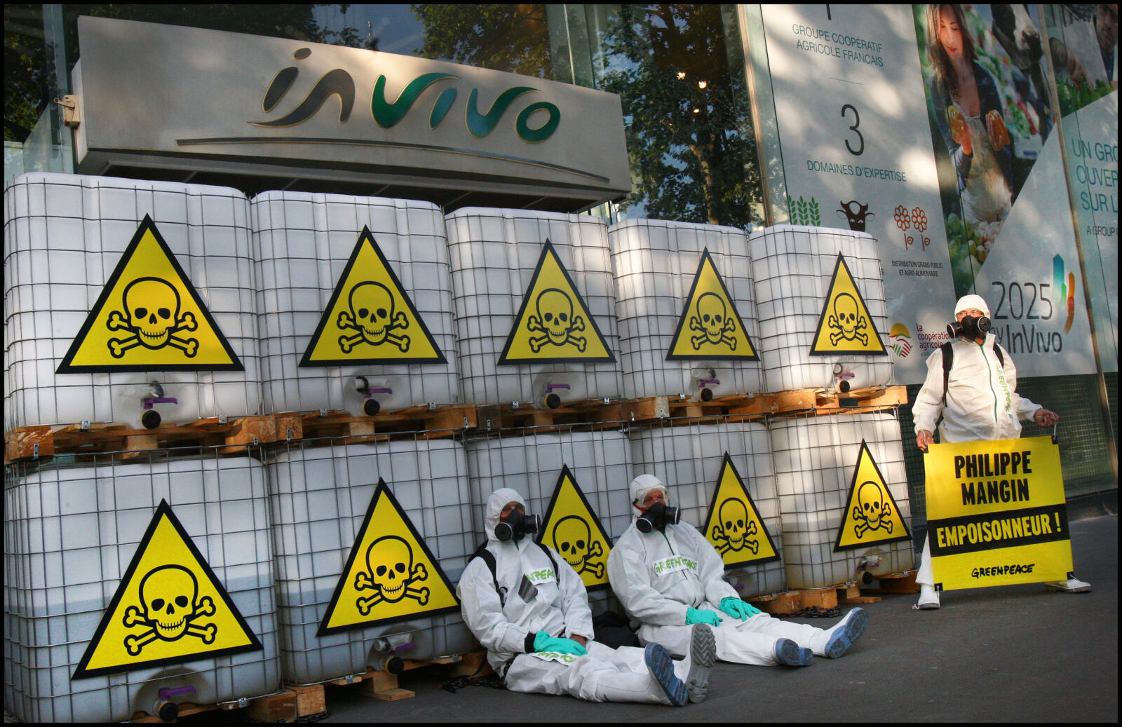 Ce matin à 7h40, une quinzaine d'activistes de Greenpeace a bloqué l'entr