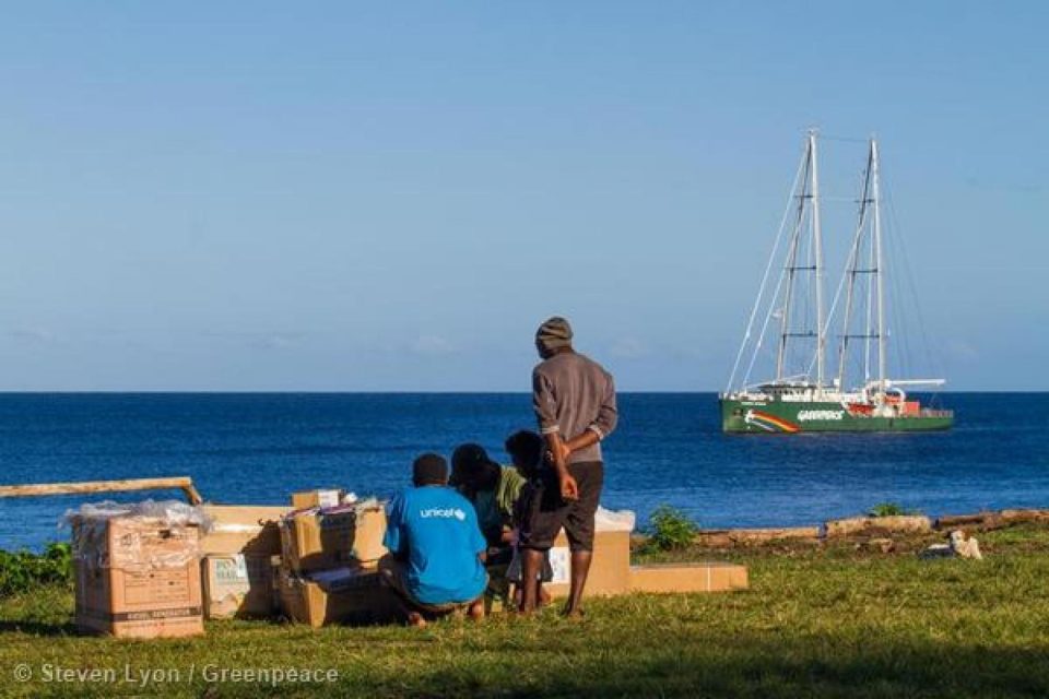 En 2015, le Rainbow Warrior III est à Vanuatu pour soutenir les populations mal