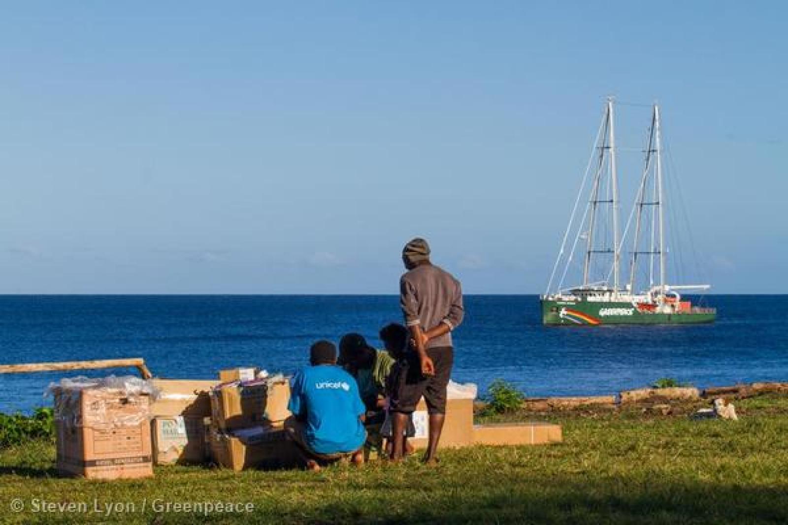 En 2015, le Rainbow Warrior III est à Vanuatu pour soutenir les populations mal