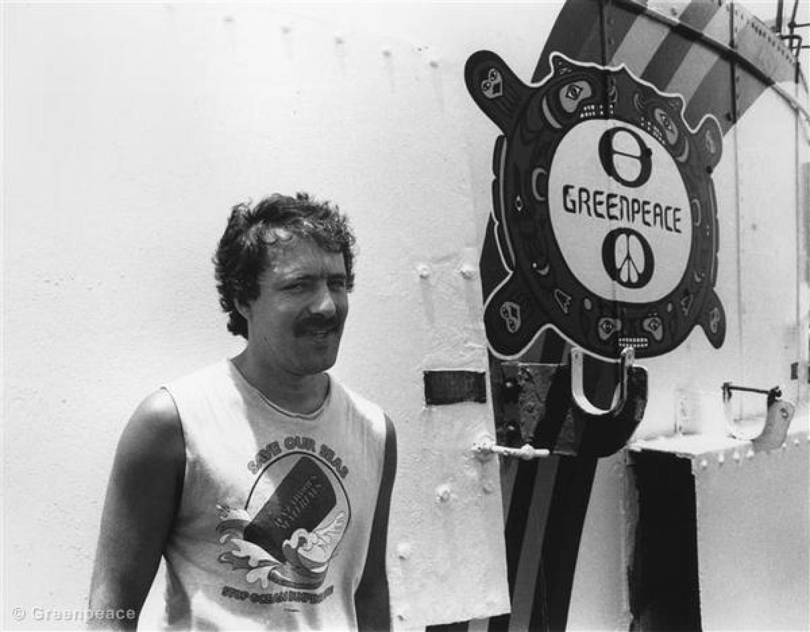 Nous commémorerons demain la mémoire de Fernando Pereira. Il y a 30 ans, ce militant écologiste non violent perdit la vie dans l'attentat du Rainbow Warrior dans la nuit du 10 au 11 juillet 1985. 