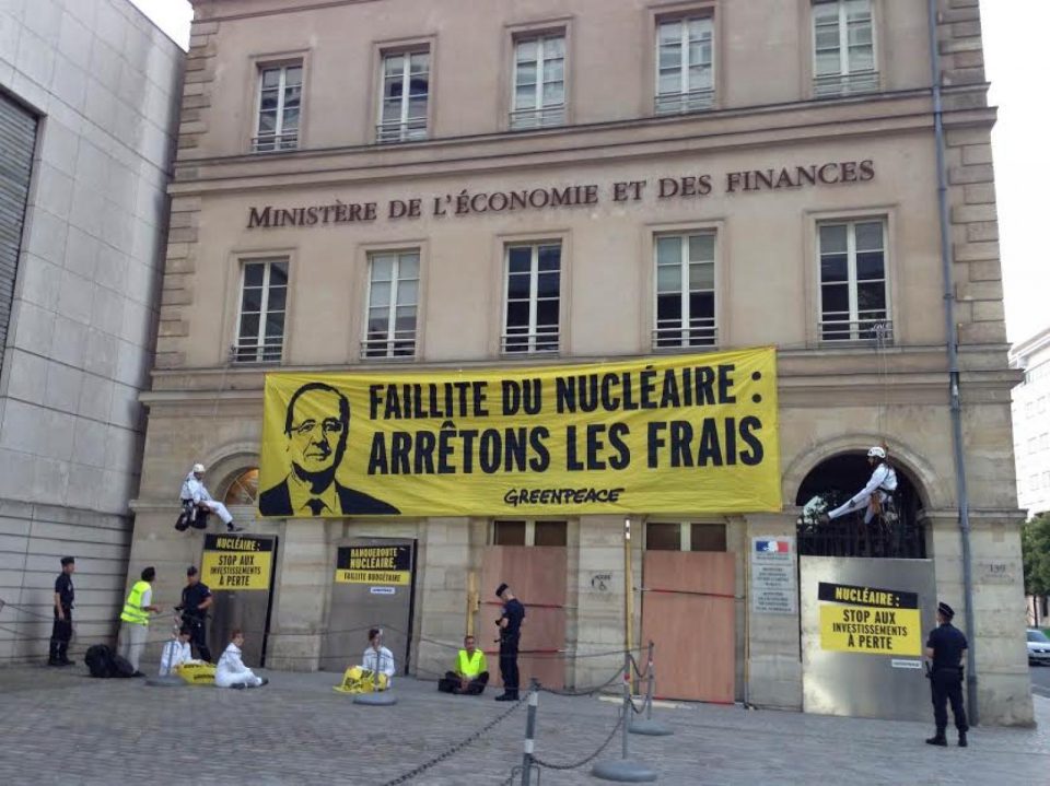 Dès 6h40 du matin le 1 juillet 2015, 25 militants de Greenpeace bloquaient l'ac