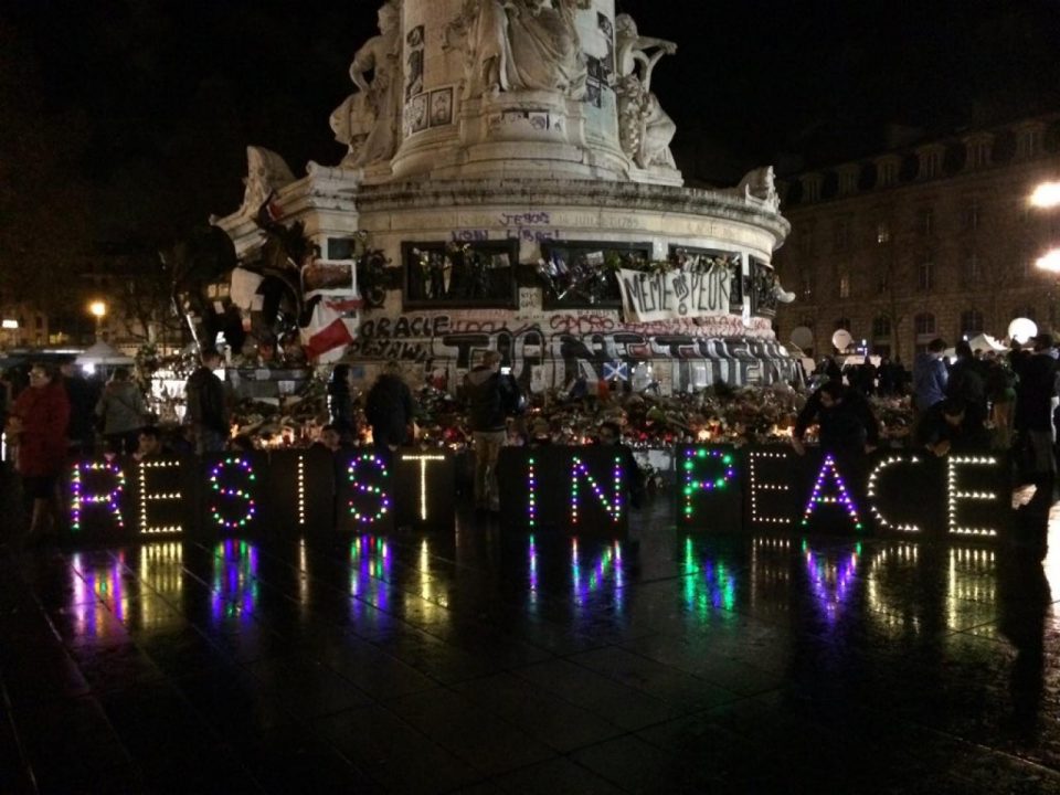 Continuer à parler du climat coûte que coûte. Ne céder en rien sur nos demandes pour la justice climatique. Ne pas abdiquer la construction d’un grand mouvement mondial pour la planète et continuer à agir, avec vous. Tel est notre credo, aux lendemains des attentats tragiques qui ont frappé Paris et Beyrouth, après d’autres villes, le 13 novembre 2015.