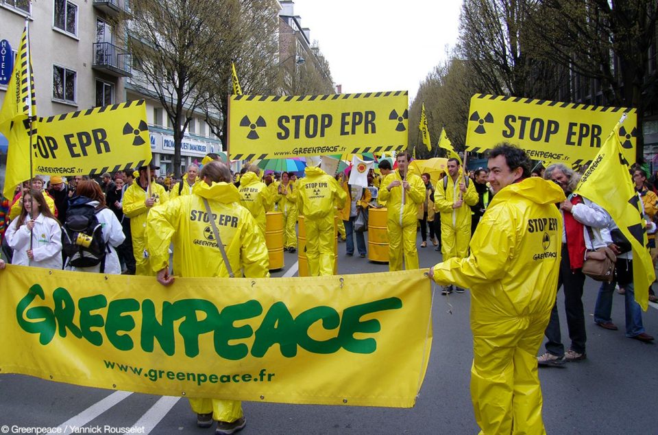 Ce samedi 1er octobre 2016, une grande manifestation contre les reniements du gouvernement sur la réduction du nucléaire est organisée à Flamanville, où un EPR est toujours en construction. Rejoignez-nous !
[caption id=attachment_18477 align=aligncenter width=640][/caption]

