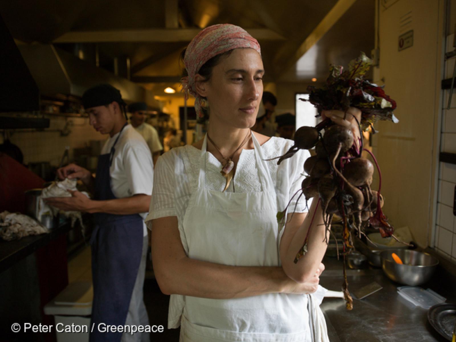 Monsanto n'est plus à présenter. En revanche, connaissez-vous le Tribunal International contre Monsanto, qui commence demain à La Haye aux Pays-Bas ? Durant trois jours, 30 expert-e-s et témoins de tous les continents vont se présenter devant cinq juges internationaux. 