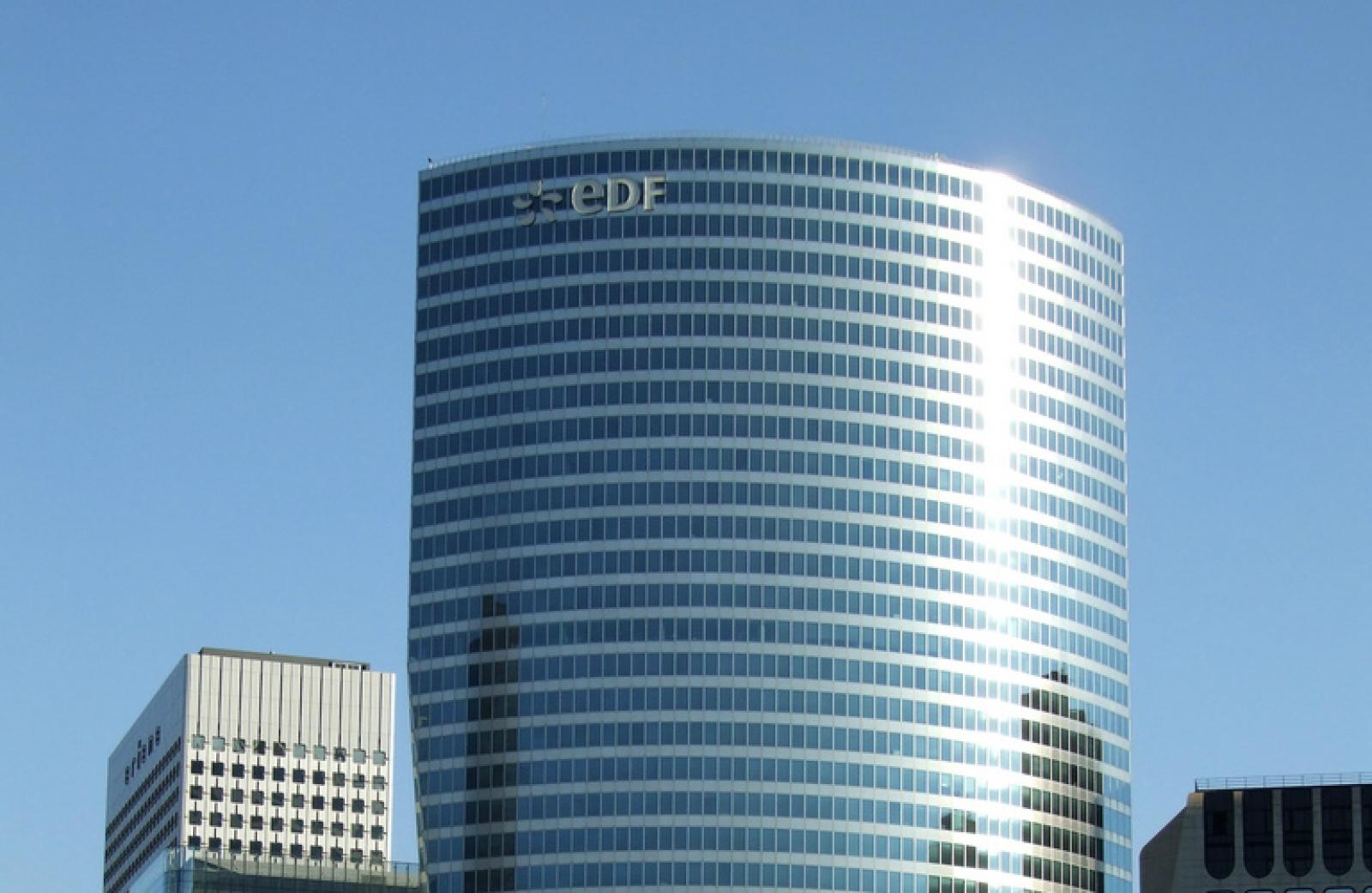 La semaine dernière, Greenpeace révélait que le bilan actuel d'EDF donne donc une idée trompeuse de l'état de santé financière du groupe. Ce constat ressort d'une étude rédigée par le cabinet d'analyse financière AlphaValue et commandée par Greenpeace. Nous continuons de lutter pour que la lumière soit faite sur l'état réel du nucléaire en France : nous attaquons EDF et son PDG Jean-Bernard Lévy pour délits boursiers. Bilan inexact, diffusion d'informations trompeuses : la gravité du sujet exige plus de sérieux et de transparence.