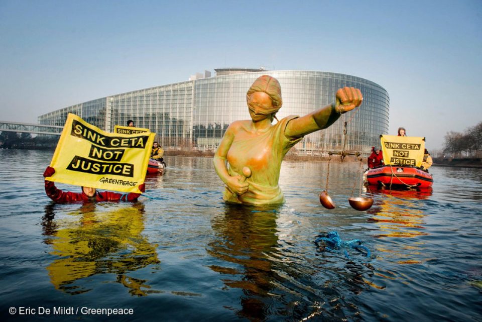 Entre les intérêts des lobbies et des multinationales d’un côté, et ceux des citoyens et de la planète de l’autre, les députés européens devaient aujourd’hui faire un choix crucial. En se prononçant pour la ratification de l'accord de libre-échange UE-Canada (CETA), par 408 voix contre 254, ils ont choisi de céder aux sirènes des industries polluantes au détriment de la santé publique, de l’environnement, de la protection climatique et des droits des travailleurs.