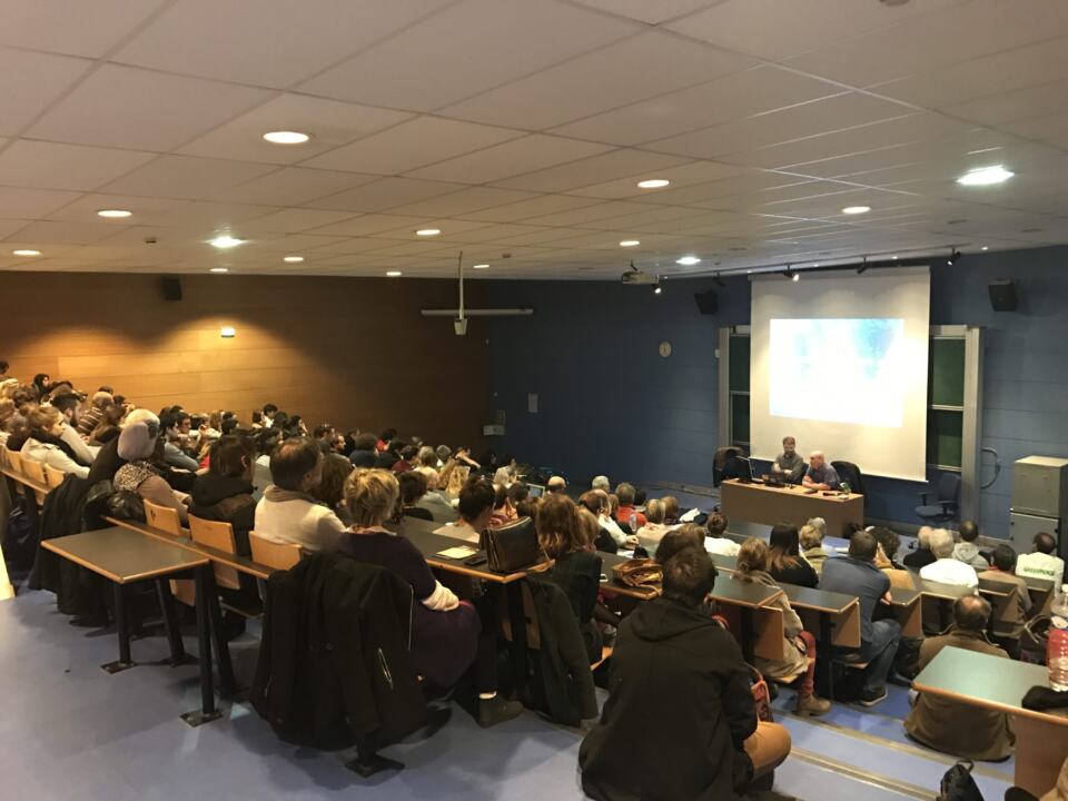 Mercredi 15 mars, dans le cadre de leur projet tutoré, cinq étudiants ont organisé, avec le Groupe Local de Rouen, une conférence sur la campagne océans, à la Faculté de Droit.