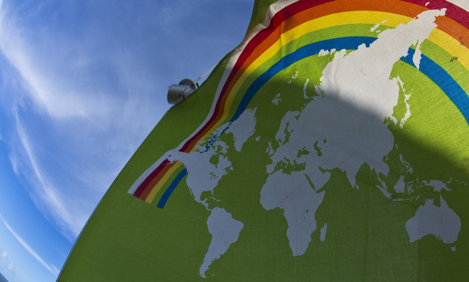 Aides, la Cimade, la Ligue des droits de l'Homme, la Quadrature du net et Greenpeace s'associent dans le cadre de l'initiative « Virage citoyen » pour défendre des valeurs qui leur sont chères : l'universalité et l'égalité des droits, la dignité des personnes et la solidarité. Au-delà des objectifs spécifiques que nous poursuivons, nous avons tenu à partager, dans la tribune ci-dessous, les propositions positives pour la société que nous voulons voir émerger.