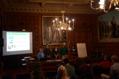 Présentation de Greenpeace au public