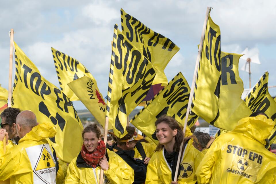 Après la découverte de nouvelles informations relatives au scandale des anomalies du nucléaire français, Greenpeace France et sept associations déposent un recours administratif visant l’arrêt du chantier de l’EPR de Flamanville.