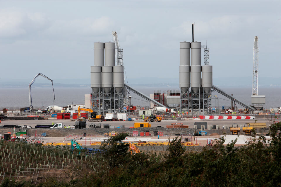 Greenpeace porte plainte auprès de la Commission européenne contre l’Etat français dénoncer le caractère illégal de l’aide qu’il a octroyée à la société EDF, suite à l'opération de recapitalisation bouclée en mars 2017. Cette aide, qui se chiffre à plusieurs milliards d’euros, vise à financer des projets nucléaires particulièrement risqués pour l’entreprise, dont principalement celui d’Hinkley Point au Royaume-Uni.