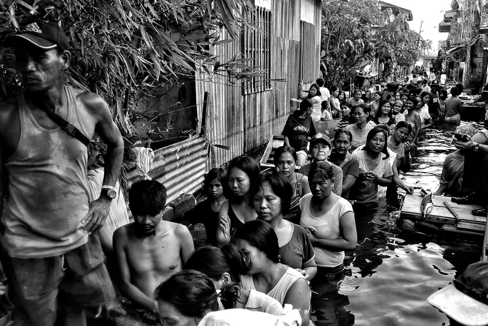 Les changements climatiques et la destruction de l'environnement sont aujourd'hui responsables de nombreuses migrations de populations. Minimiser le problème n'est pas la solution, il est grand temps d'agir !
