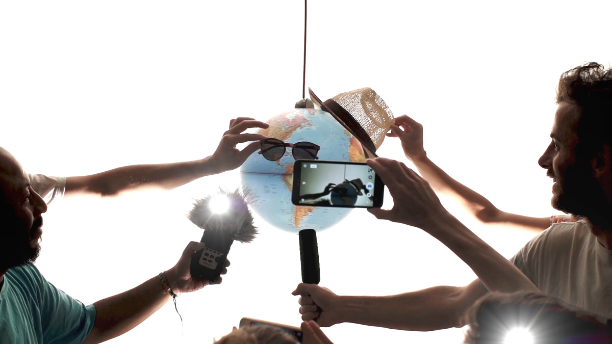 Vous ne vous êtes jamais demandé comment agir depuis votre canapé ? Greenpeace y a pensé pour vous. Tout l'été, le Greenpeace Film Festival vous propose gratuitement 28 films engagés, inspirants et motivants, à regarder depuis chez vous, en vacances, avec des ami.e.s ou entre collègues.