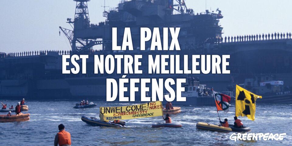 La flottille de la paix manifeste contre la présence du navire nucléaire américain USS Midway à Yokosuka, au Japon. Avril 1991, © Greenpeace / Naoko Funahashi - La flottille de la paix manifeste contre la présence du navire nucléaire américain USS Midway à Yokosuka, au Japon. Avril 1991, © Greenpeace / Naoko Funahashi
