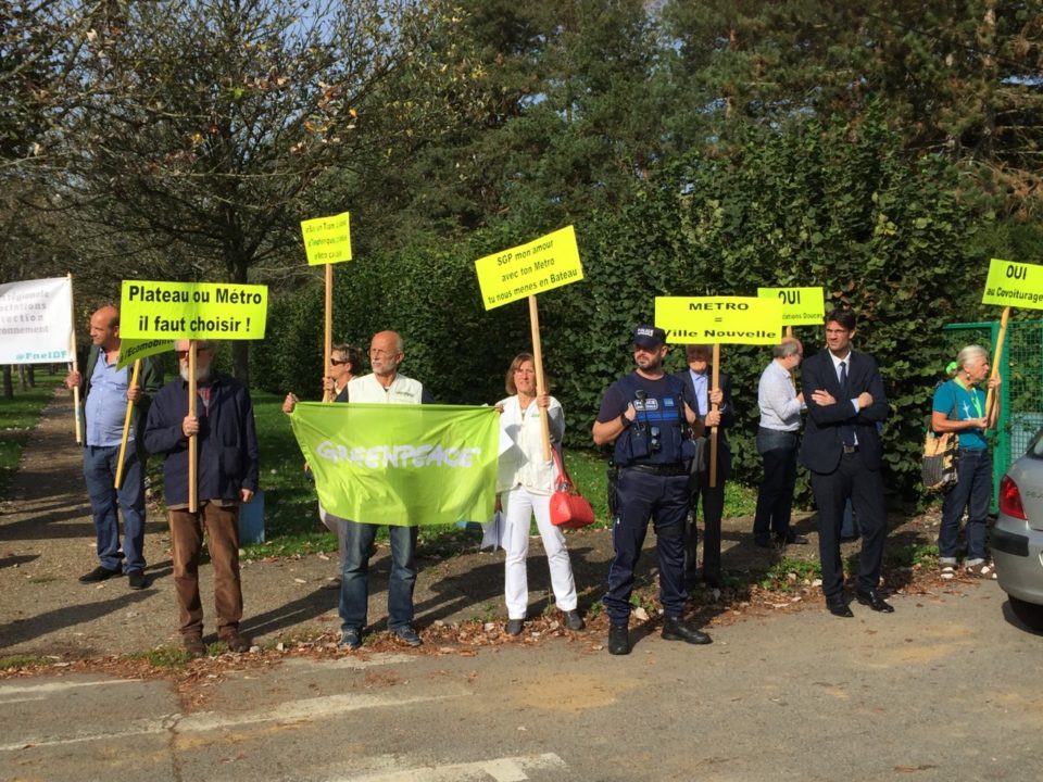 Ce midi, nous étions sur le plateau de Saclay pour rappeler l'importance de pr