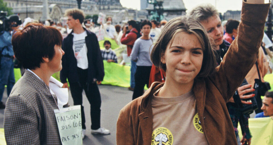 Cet automne, nous fêtons les 40 ans de la naissance de Greenpeace en France. À travers une série d’articles, de vidéos et de photos que nous allons diffuser au cours des prochains jours, nous vous proposons une rétrospective de l’histoire de l’organisation, ses victoires, ses légendes, ses coups durs… Cet anniversaire est aussi l’occasion de rappeler qu’il reste encore beaucoup à faire pour la protection de la planète, et de réaffirmer notre détermination à en faire toujours plus. 
Immersion…