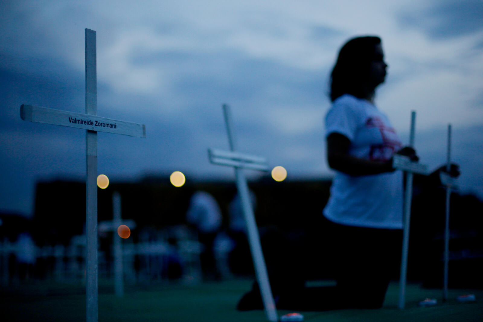 Dans un nouveau rapport intitulé “Bois teinté de sang - Violence rurale et vol de bois en Amazonie”, Greenpeace révèle qu'un exploitant forestier, accusé d'avoir commandité le meurtre de neuf personnes au Brésil en avril dernier, a pu continuer à exporter du bois dans plusieurs pays - dont la France, suite à ces assassinats.
