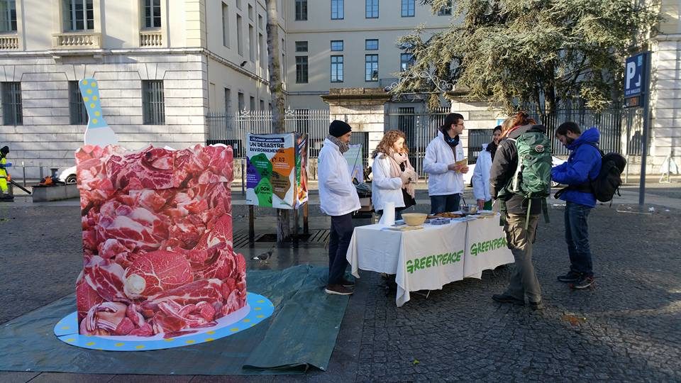 Deux fois trop de viande servi dans les cantines scolaires ! 