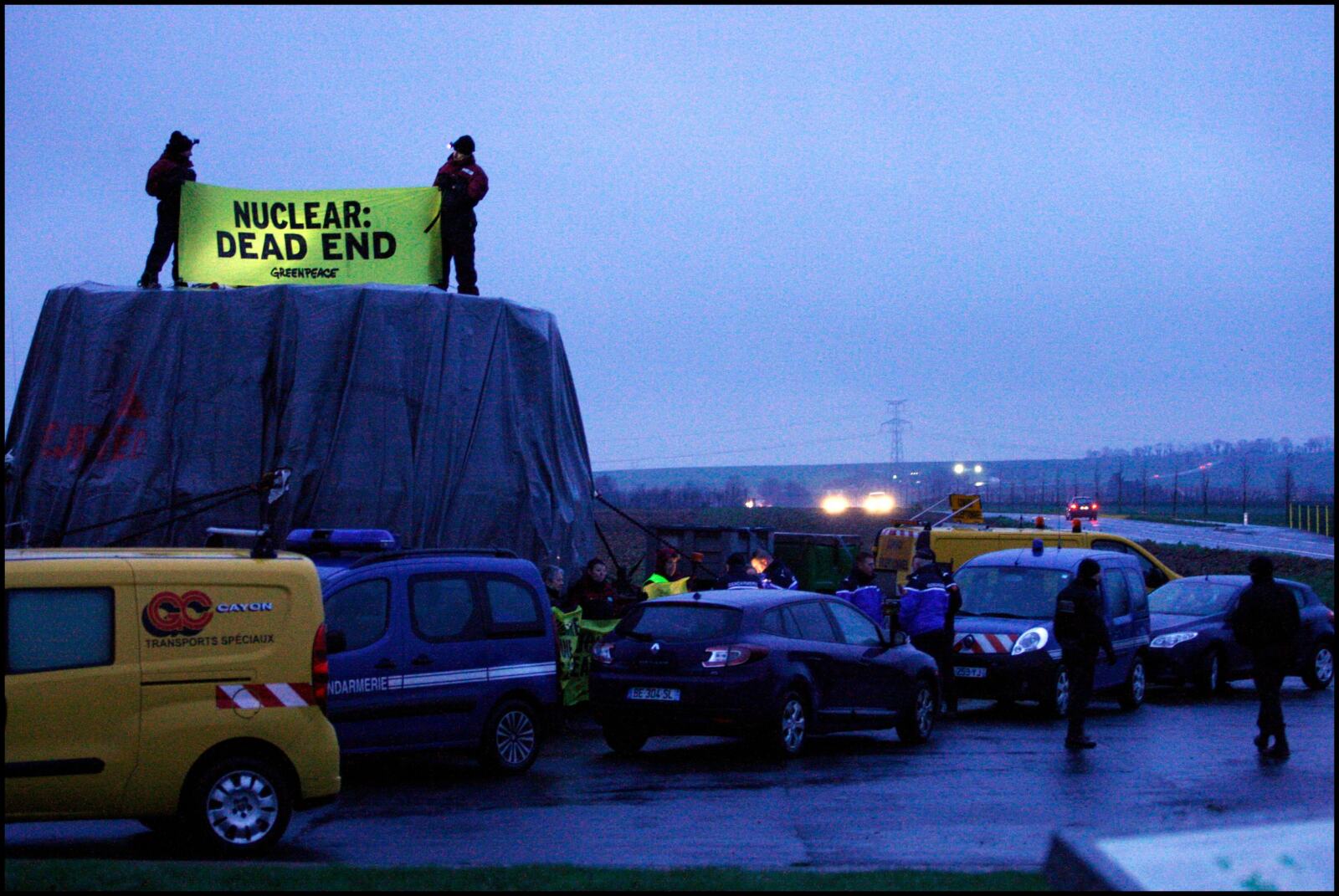 Décryptage des circonvolutions de la réglementation nucléaire relative aux équipements sous pression nucléaire: une réglementation façonnée pour les aléas industriels ? Le Conseil d'État, en octobre 2017, valide la dérogation dans la conception et fabrication des pièces aux exigences de sûreté nucléaire (cf. la cuve de l'EPR) mais conditionne à l'exigence d'un niveau de sécurité identique.