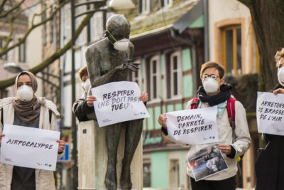 Des statues masquées à Strasbourg