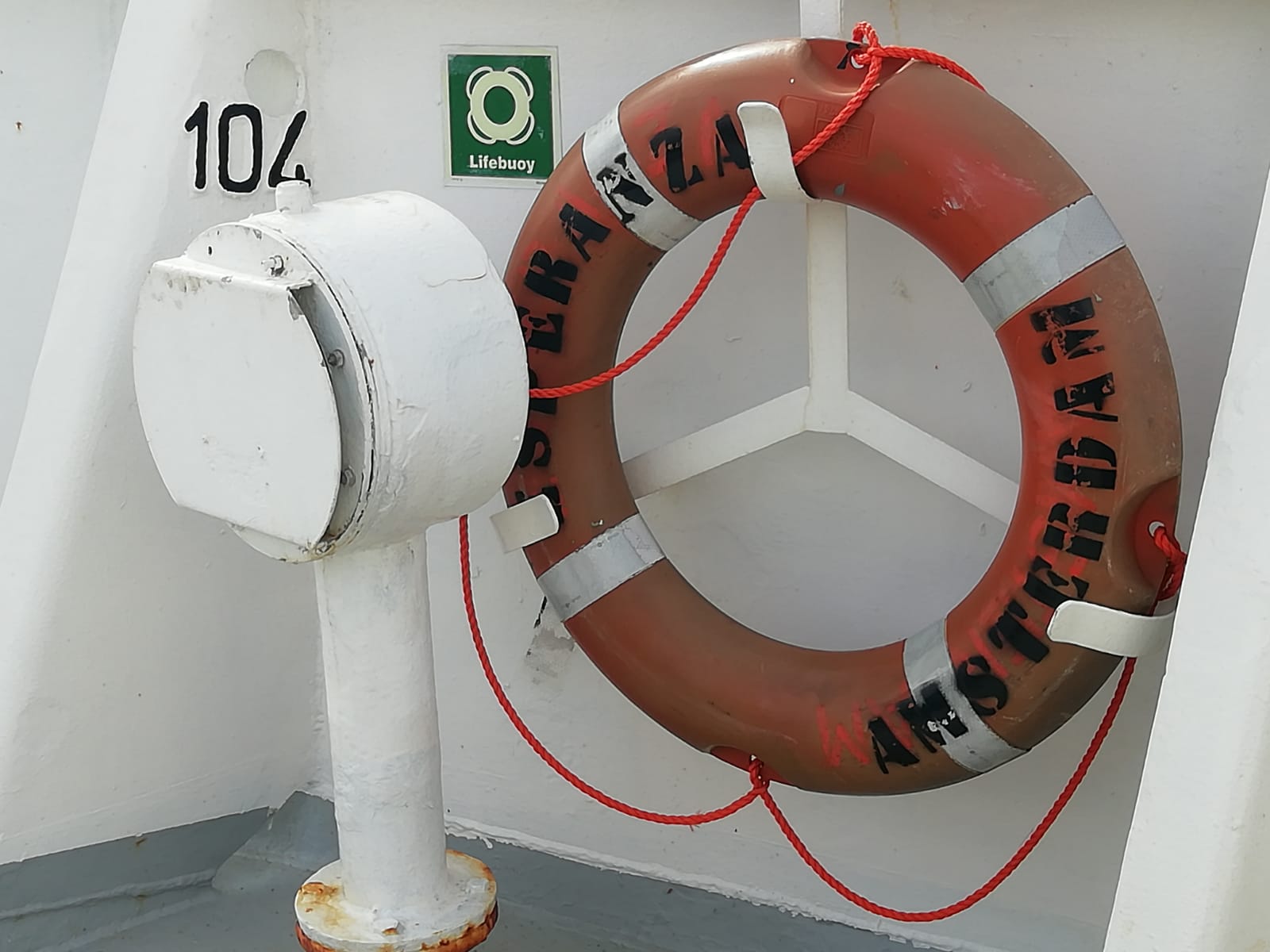 Pendant que certains s'amusent aux Francofolies, d'autres partent en vacances, et certains militants de Greenpeace ont la chance de partir en croisière (ou croisade ?) à bord de l'Esperanza.