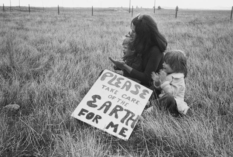 Manifestation anti-nucléaire devant l'usine d'armes nucléaires de Rocky Flats, Colorado, USA, janvier 1978.