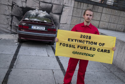 Climat : en 2028, exit les voitures essence, diesel et hybrides