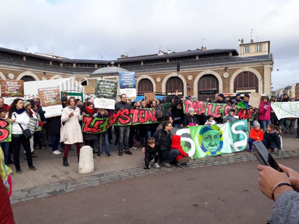 En ce samedi 8 décembre, journée de marche mondiale pour le climat, le groupe 