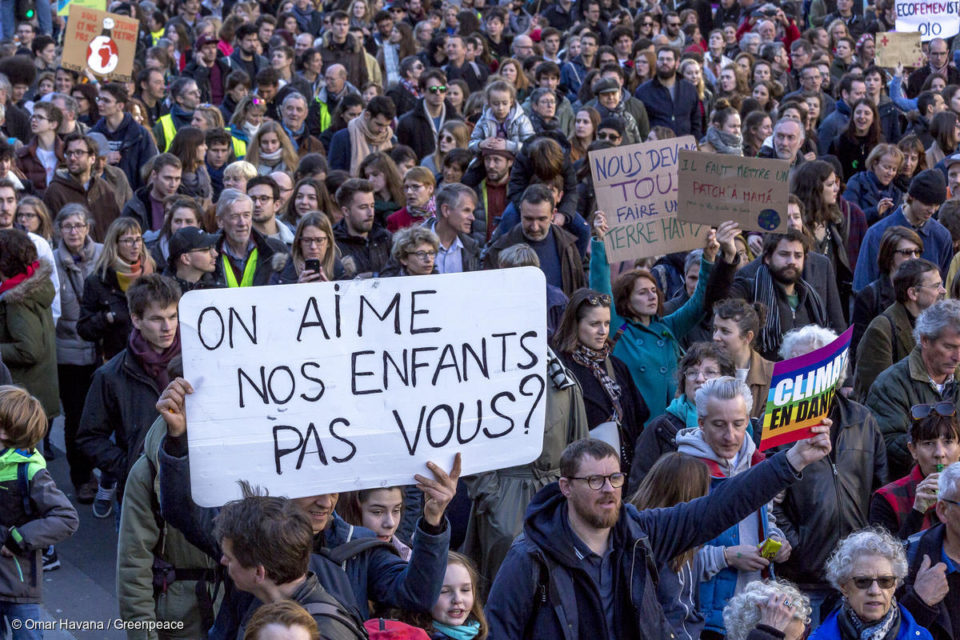 Samedi 21 septembre, nous marcherons par milliers dans les rues, partout en France, pour dénoncer l'inaction climatique du gouvernement et exiger la justice sociale. 