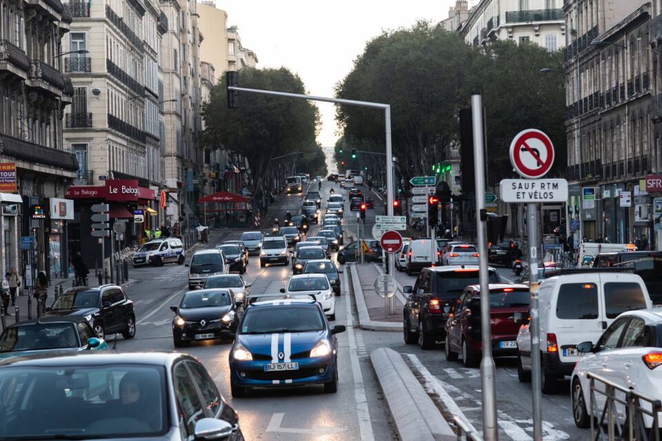 Une loi mobilités est en discussion au Parlement. C’est le moment d'interpeller nos élu.e.s pour que tou.te.s se positionnent comme un rempart face aux injustices liées aux transports, aux dérèglements climatiques et à la pollution de l’air. 
