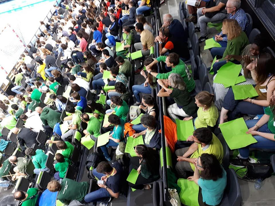 Le 22 mai, avec les Amis de la Terre Savoie, la LPO Savoie, Montain Riders et FNE (La FRAPNA), nous étions présents dans la tribune verte lors du match de Handball Chambéry - Toulouse.