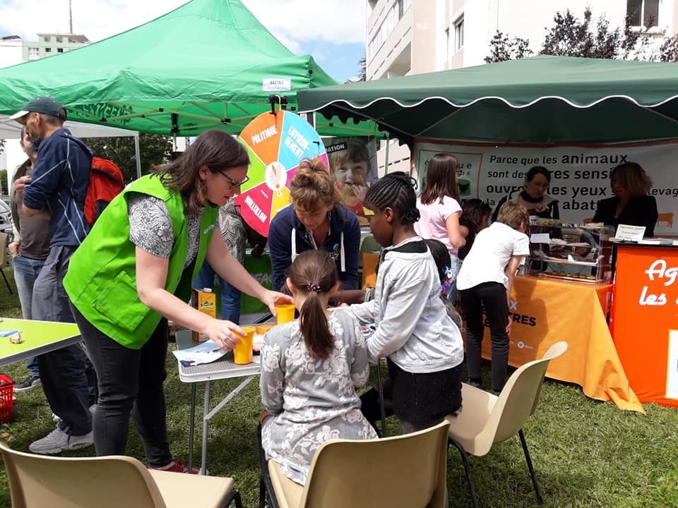 Grand soleil le samedi 15 juin à la fête de quartier des Couronneries à Poiti