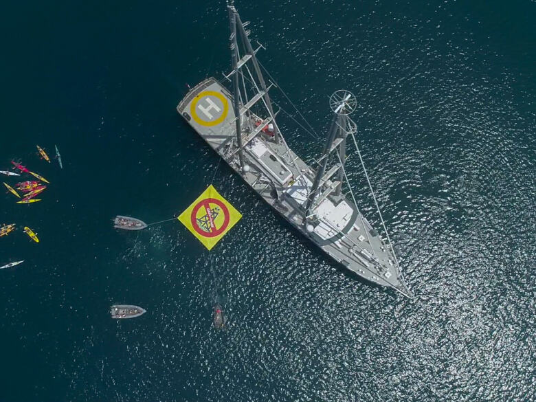 Arrivée sur l'île grecque de Céphalonie pour soutenir les populations locales affectées par les projets pétroliers. 16/06/2019. © Sideris Nanoudis/Greenpeace