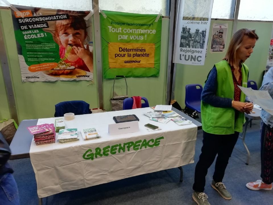 Greenpeace Marseille œuvre pour l’avènement d'une restauration scolaire de qualité, saine et durable. Rejoignez nous !