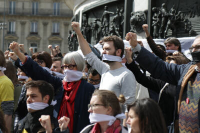 La répression des manifestations non violentes, un risque pour notre démocratie