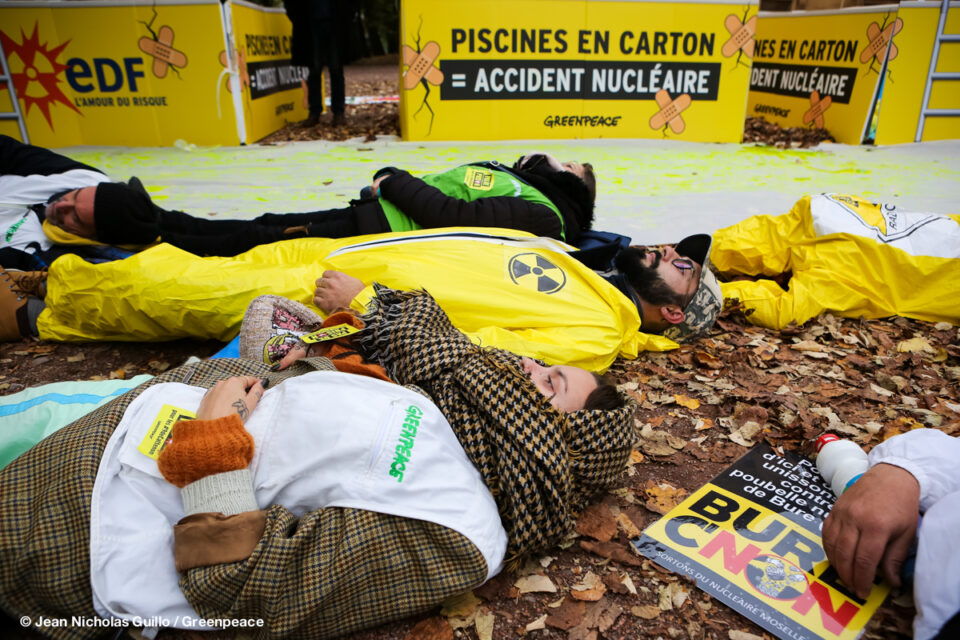  - Mobilisation citoyenne lors du passage en appel des activistes Greenpeace qui s etait intoduits dans la centrale nucleaire de Cattenom en 2017