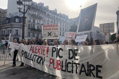 Non aux écrans vidéos publicitaires dans Paris