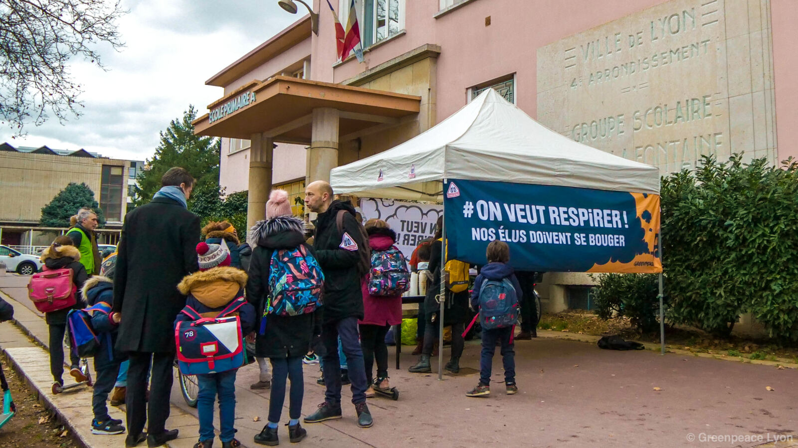 Pollution de l'air aux abords des écoles
Mardi 28 janvier 2020, à l'école é