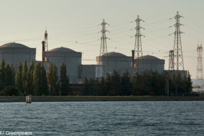 Les 10 raisons de fermer une centrale nucléaire après 40  ans