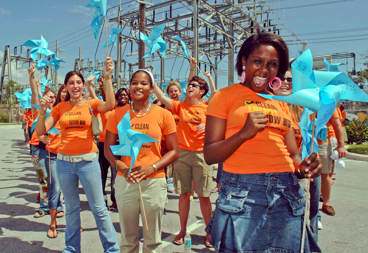 En amont de la Journée internationale des droits des femmes, Greenpeace France relaie l'appel de Jennifer Morgan, directrice générale de Greenpeace International, et soutient toutes les femmes qui, en France et partout ailleurs, sont victimes de discriminations et de violences, luttent au quotidien pour l'environnement ou pour leurs droits (causes intimement liées) et ont le courage d'élever la voix pour dénoncer injustices et inégalités. 