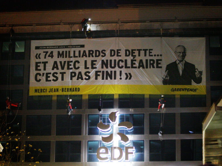 Blockade of EDF Headquarters in Paris. © Nicolas Chauveau