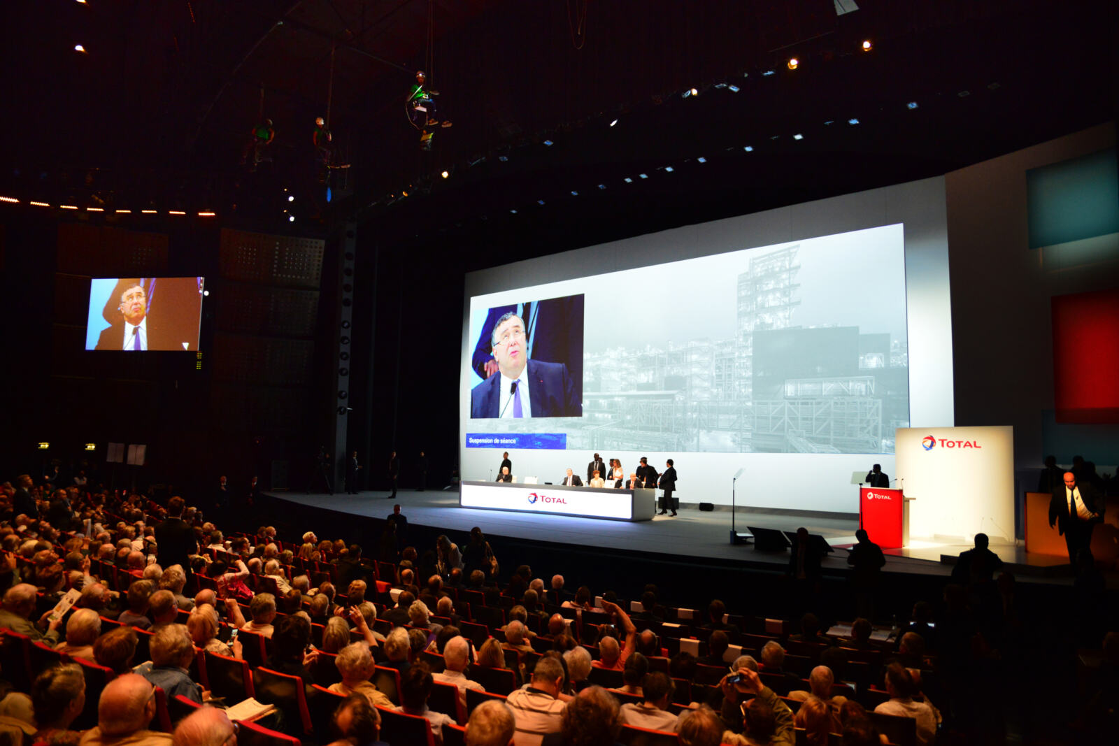 Oui, vous avez bien lu : un groupe de onze actionnaires de l'entreprise Total a déposé une résolution climat, pour la toute première fois en France. 