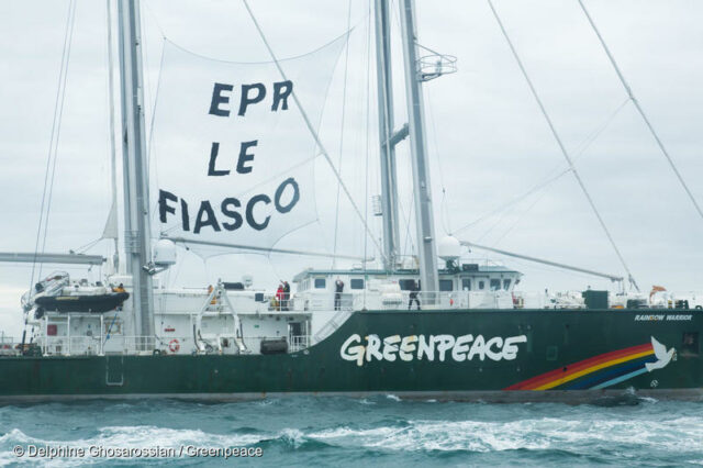 Greenpeace dénonce la pollution des déchets nucléaires de la Hague et le fiasco de l’EPR de Flamanville