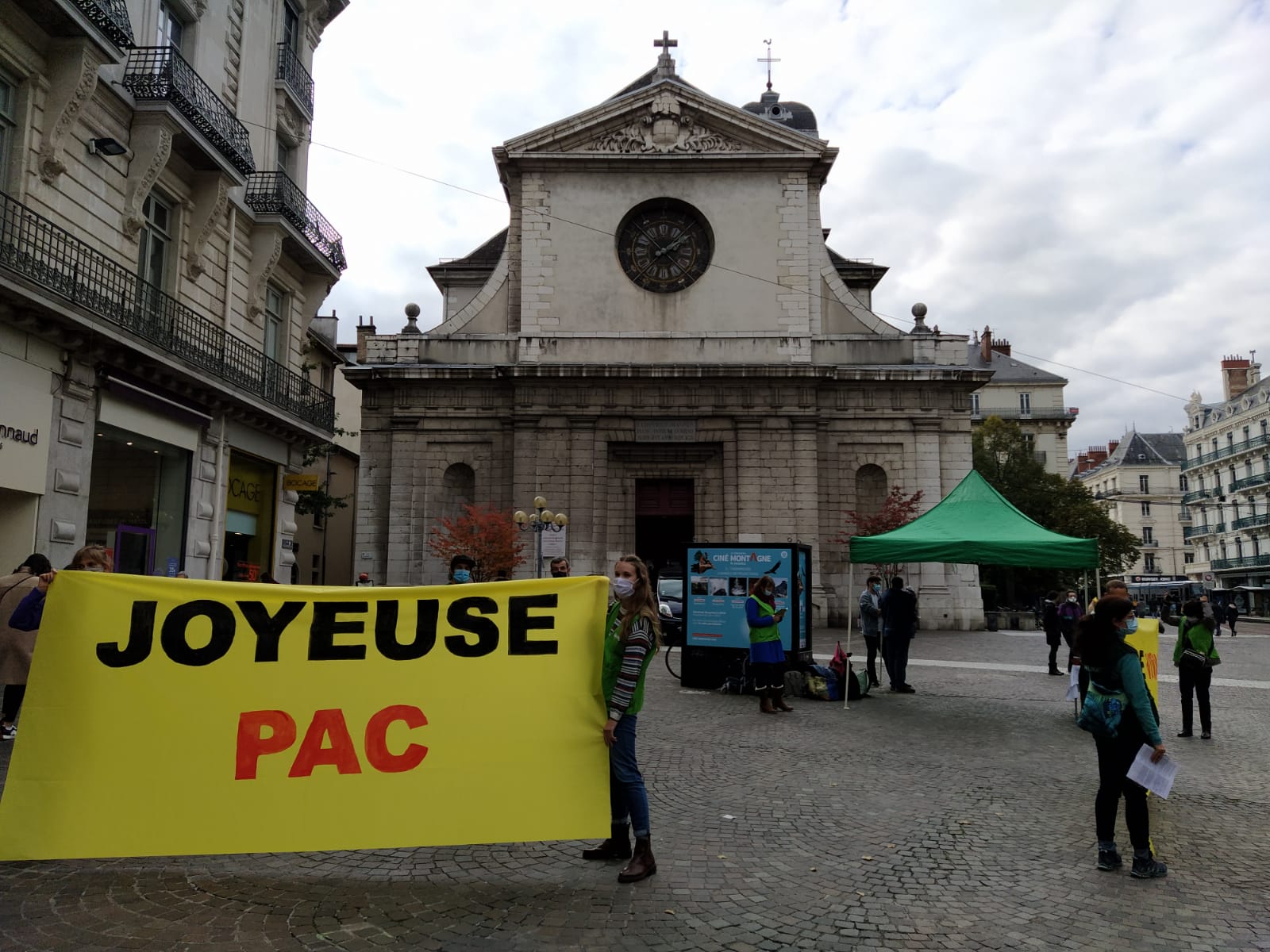 &nbsp;

Ce samedi après-midi du 17 octobre, une belle action nous a réunis a