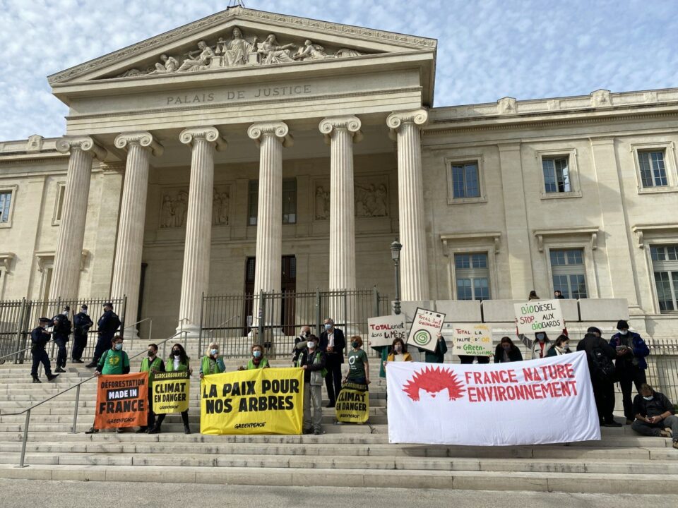 Au regard de notre opposition à la déforestation importée, induite par la pro